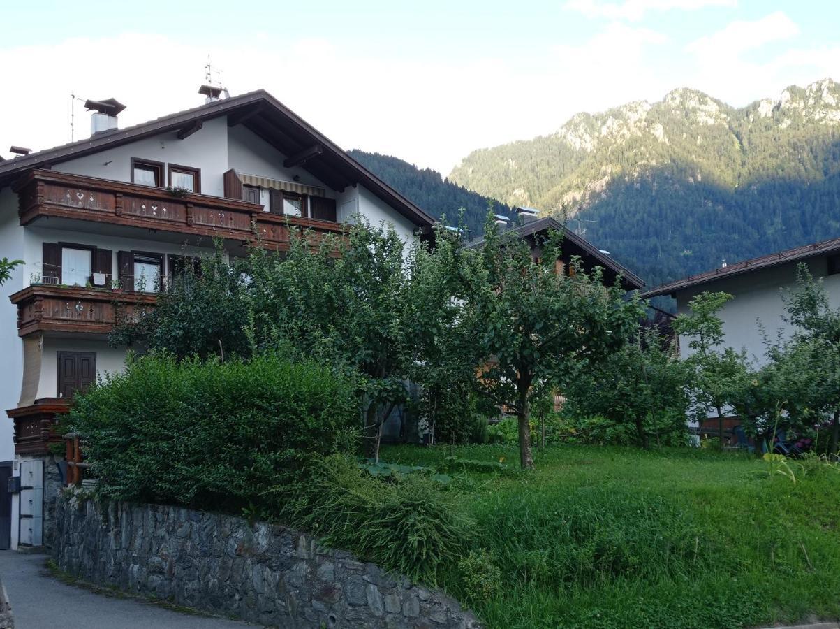 La Mansarda Di Sabina. Apartment Фиера ди Примиеро Екстериор снимка
